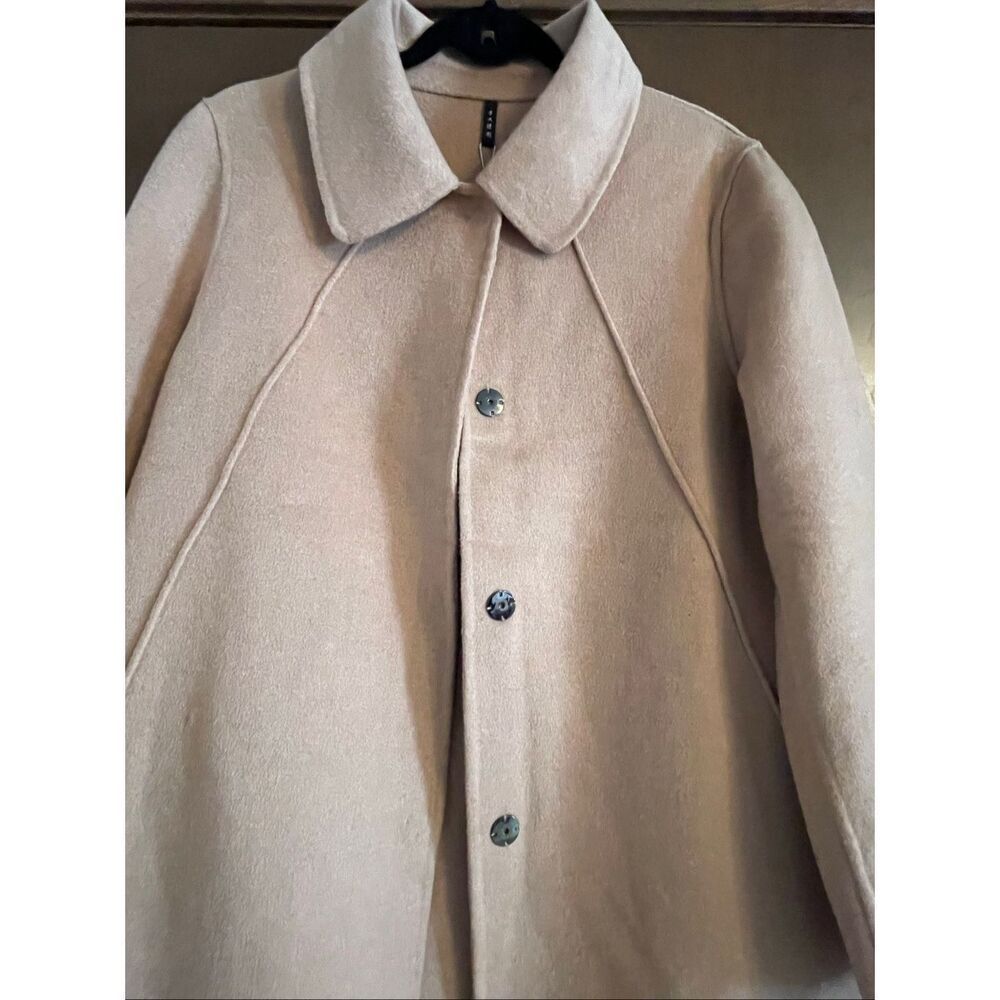 Wool coat - Picture 2 of 3